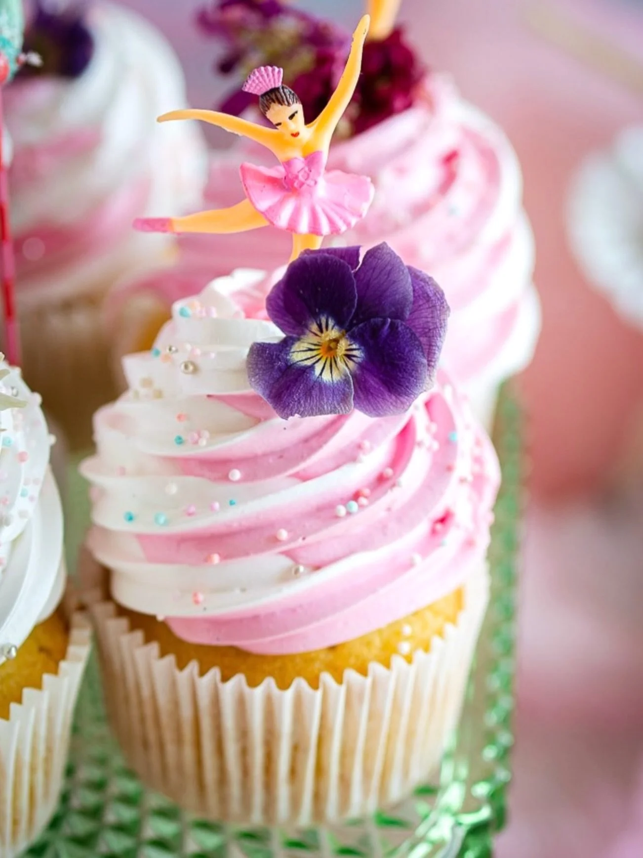 How is Boxing Day treating you all?  Should we have a Boxing Day Sale for excess Product Purchased for 2025&rsquo;s Retreat and not use? 

 100% Cupcake Retreats Hosted by @melooau #cupcakeretreats #buttercreamflorals #thecupcakefloristry #mamabearsk