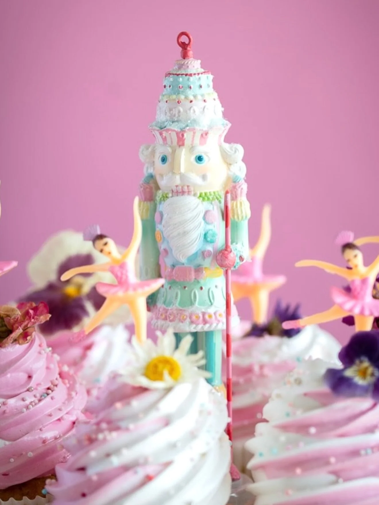 We hope you had a Fabulous Christmas with your nearest and dearest. #christmas #cupcakeretreats 

Cuppies &amp; 📷 @mamabears_kitchen