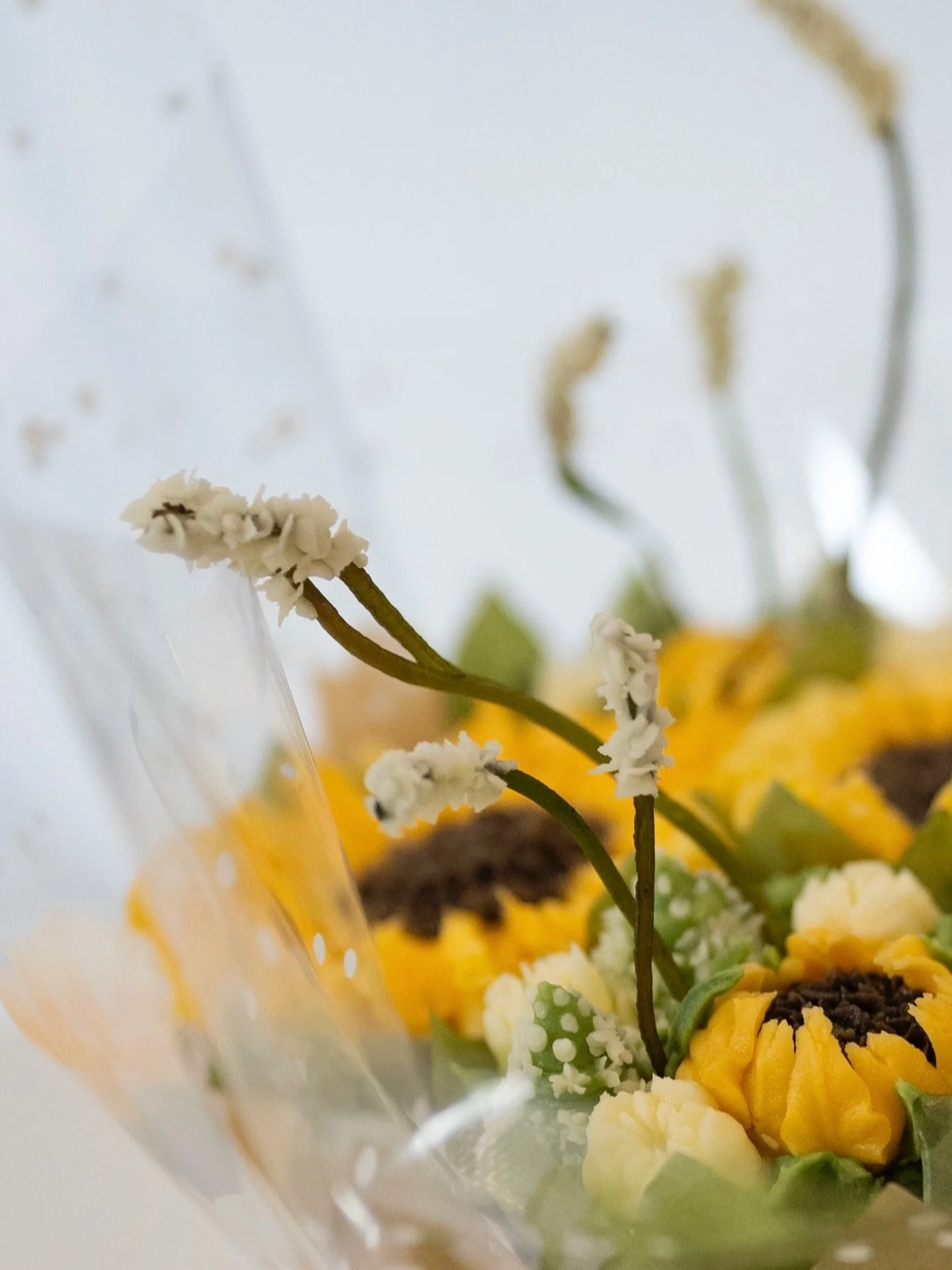 Be a sunflower in a field of roses; stand tall, radiate positivity and embrace your uniqueness - unknown 

 100% Cupcake Retreats Hosted by @melooau #cupcakeretreats#thecupcakefloristry #mamabearskitchen#communityovercompetition