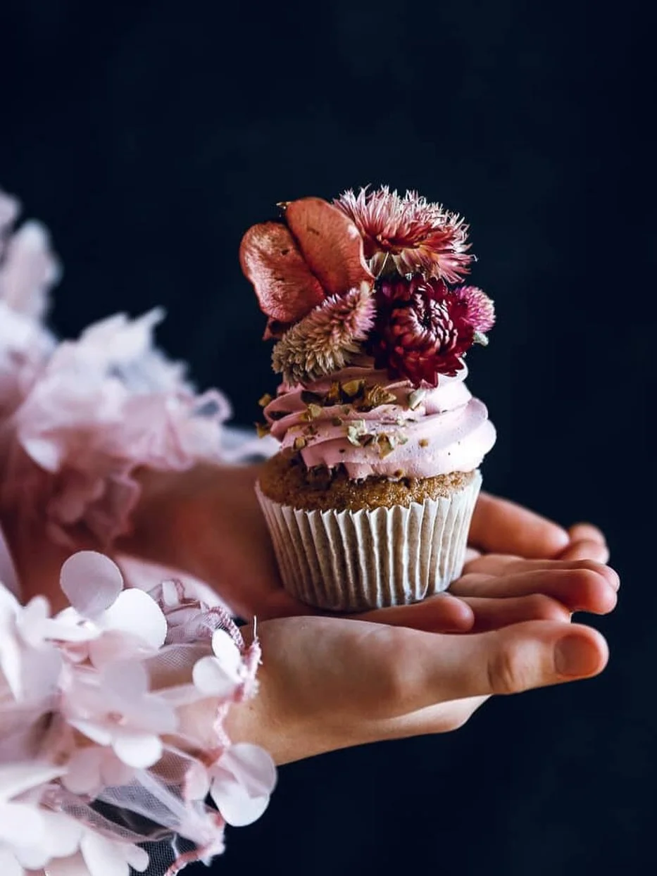 Creativity is only limited by the fear we place on ourselves. @mamabears_kitchen will allow you time to create at the upcoming 2026 @cupcakeretreats in September.
 100% Cupcake Retreats Hosted by @melooau #cupcakeretreats#thecupcakefloristry #mamabea