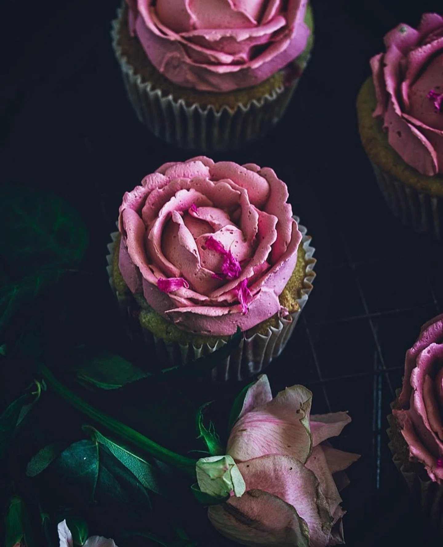 Wishing you All a Fabulous Weekend

Cupcakes and 📸 by @mamabears_kitchen 

 100% Cupcake Retreats Hosted by @melooau #cupcakeretreats#thecupcakefloristry #mamabearskitchen#communityovercompetition