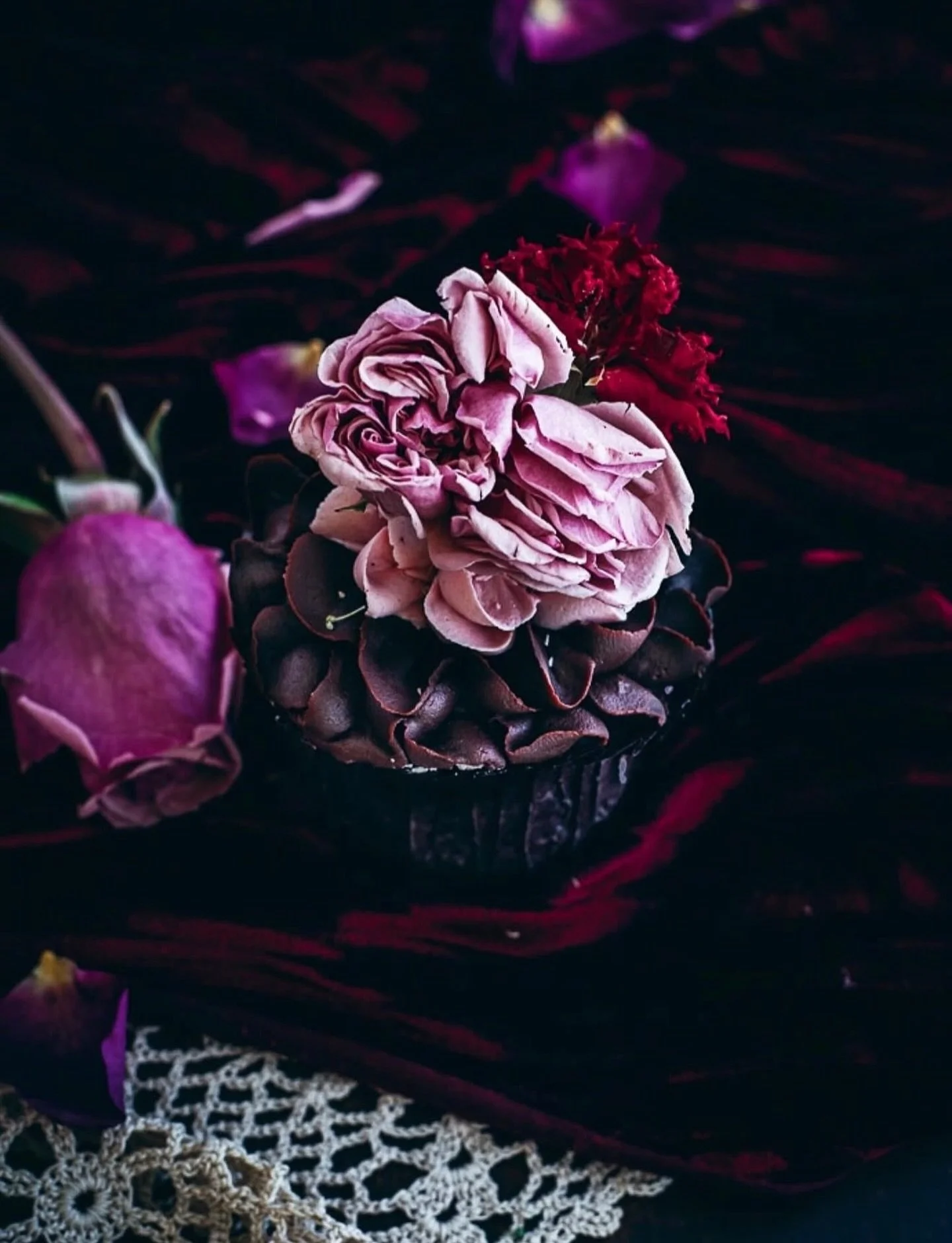 There&rsquo;s something about this one.
The colour. The detail. 
Capturing the  creative energy we explore at Cupcake Retreats. 
Not just piping techniques, the understanding colour, texture and balance. How to make cupcakes that feel intentional, no