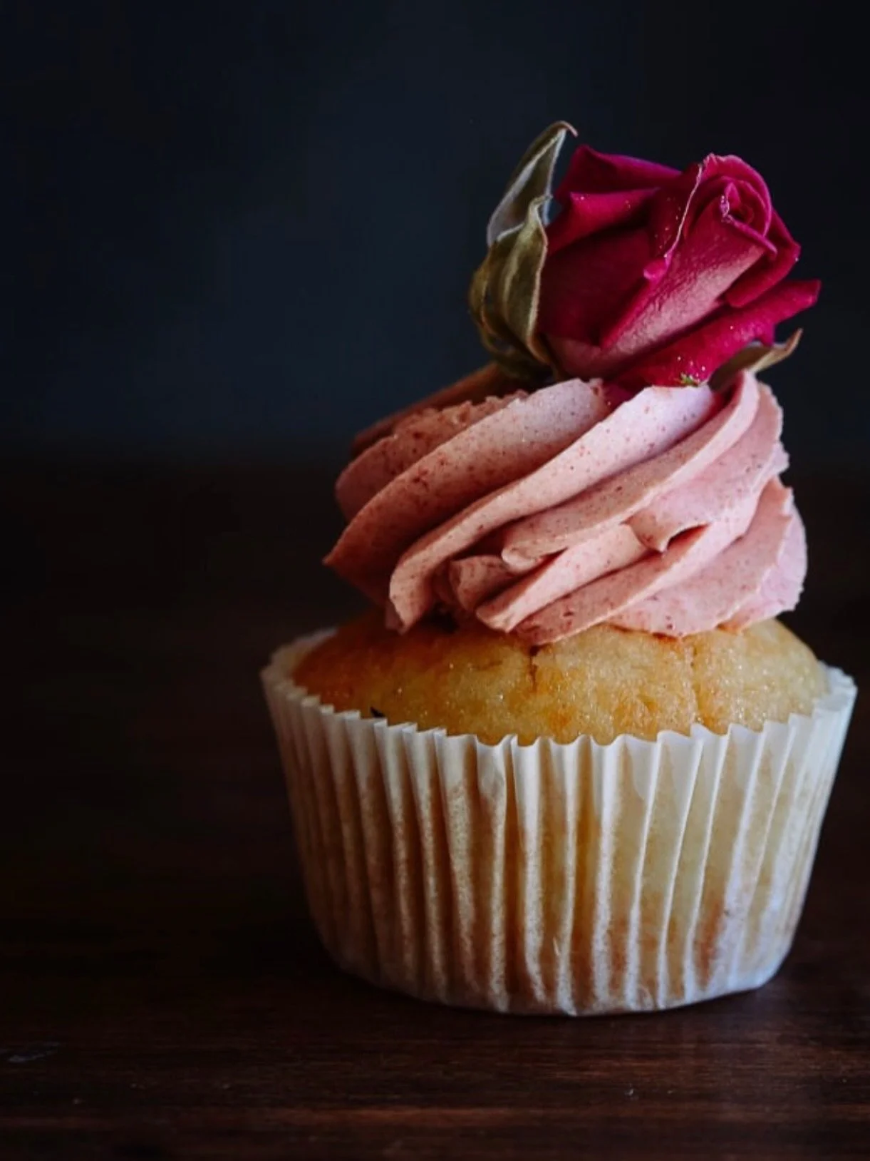 @mamabears_kitchen - who wouldn&rsquo;t want to spend time with Anna and learn how to express your creativity both through baking and photography. 
There are 2 places remaining in September for this years retreat. DM for more information or to ask me