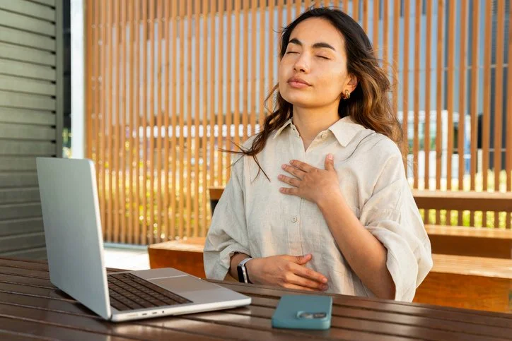 Why Your Brain Loses the Ability to Pause Under Stress — and How to Get It Back