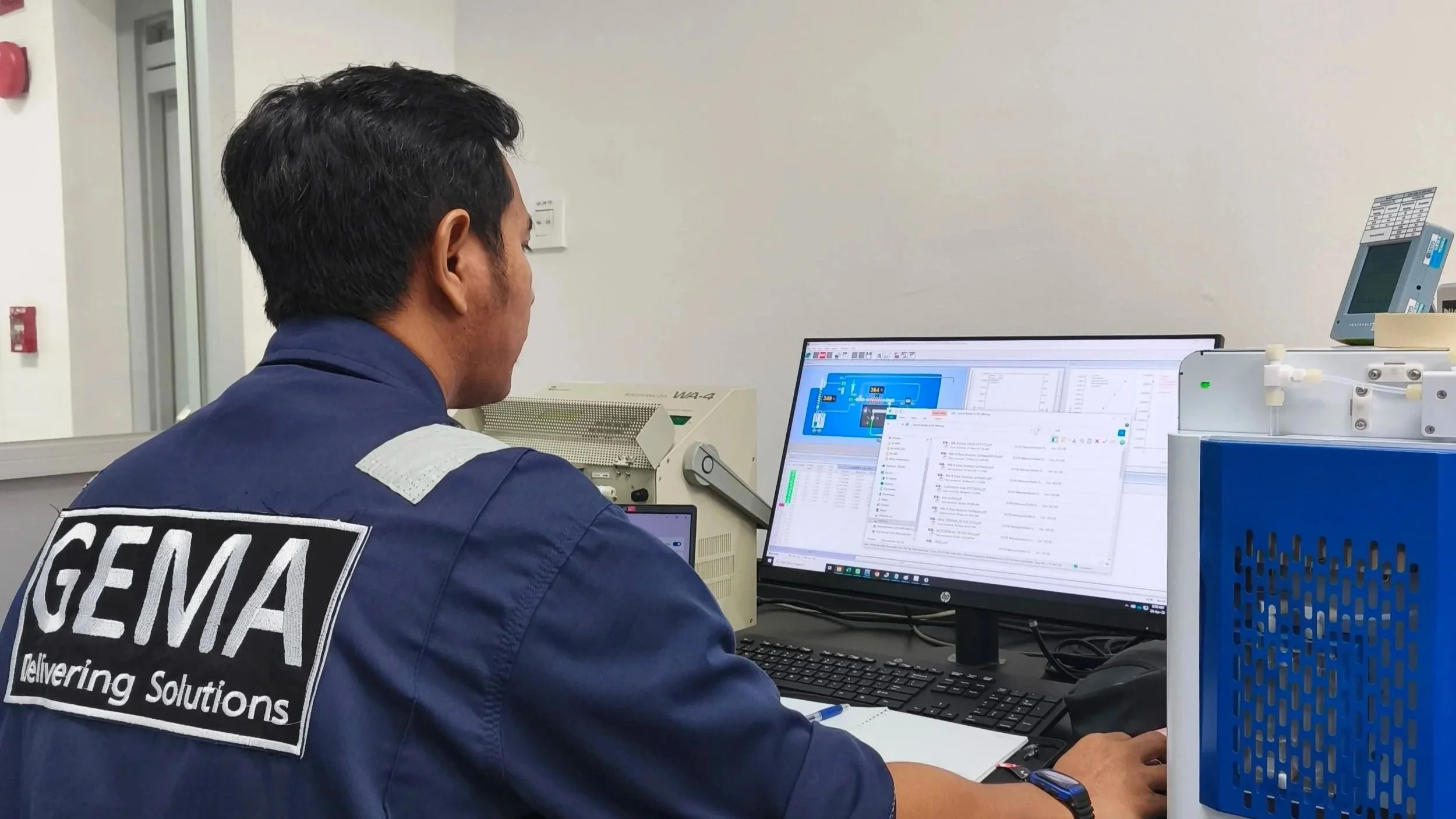 Oranssi carpenter using bench saw