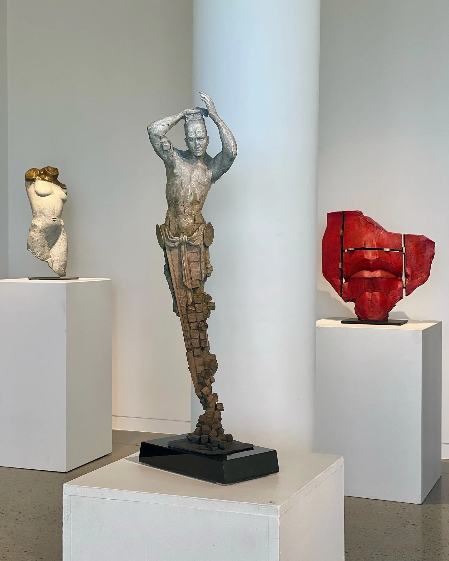 Stephen Glassborow | Sculpture 

Contemporary figurative works exploring form, colour and expressive energy.

Now showing at our Cottesloe Gallery.

Visit our website for more information on these works or give us a call on +61 08 9388 3300

#bronzes