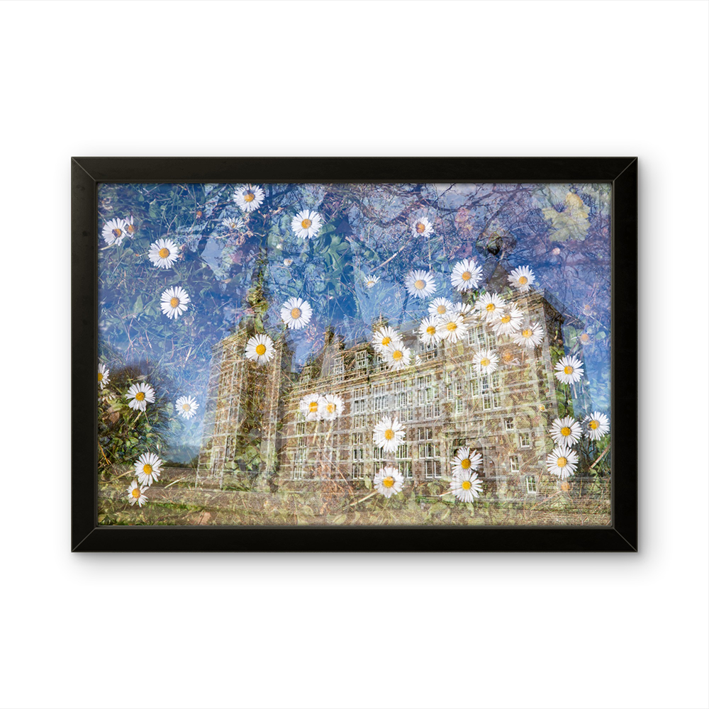 Castle Eijsden in a bed of flowers MG.png