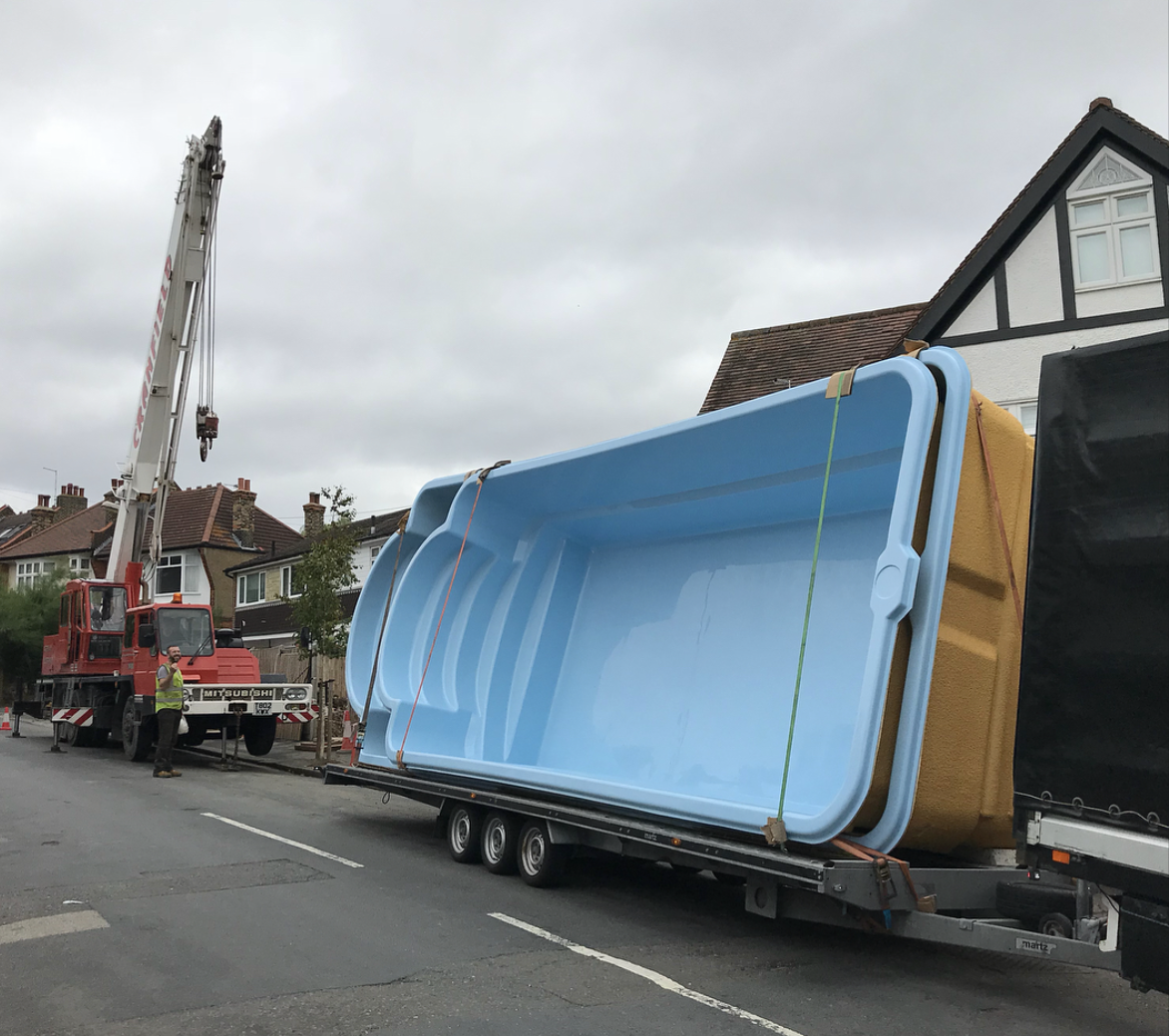 fibre glass swimming pool install