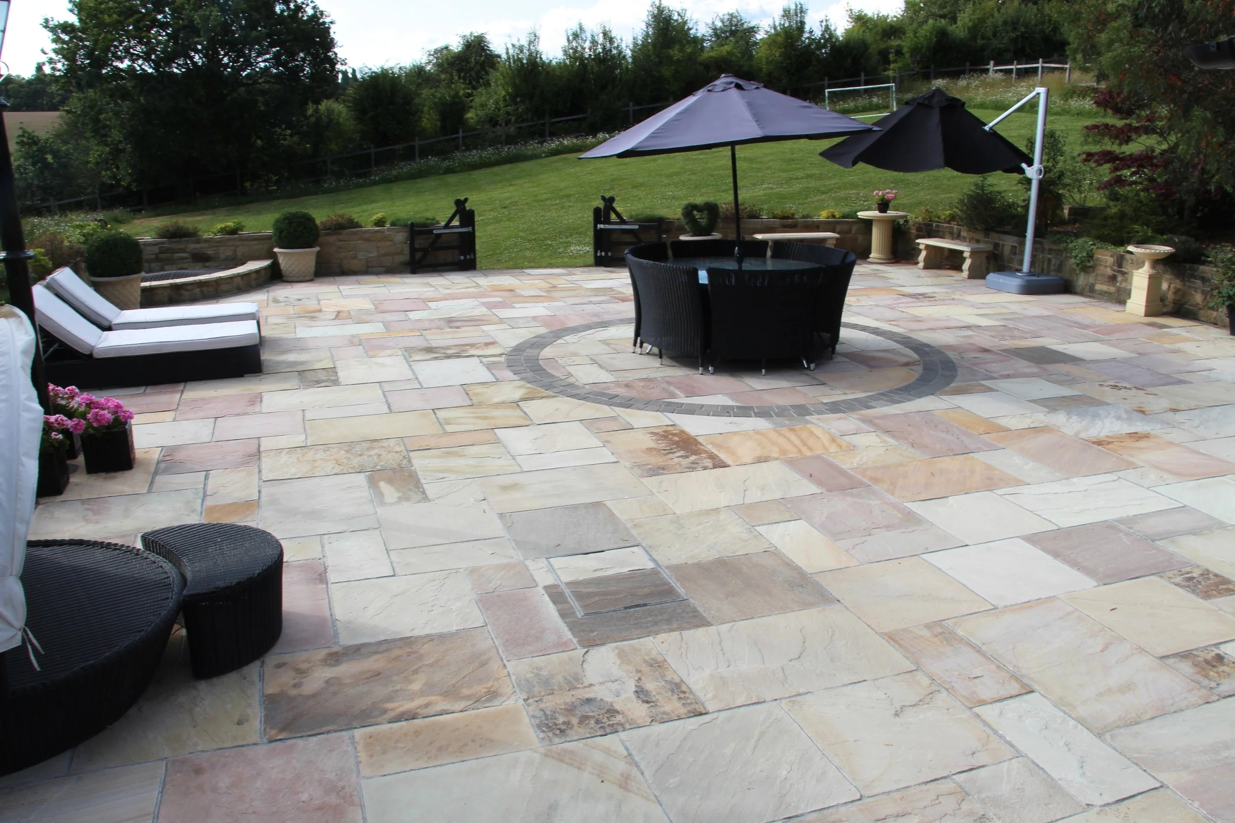 indian sandstone patio paving