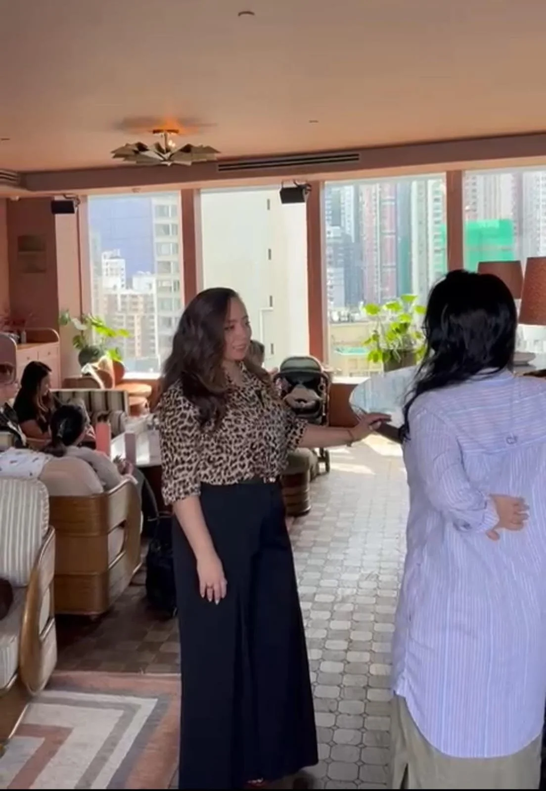 Personal stylist, Miss Analyst, style consultant colour analysis in Hong Kong