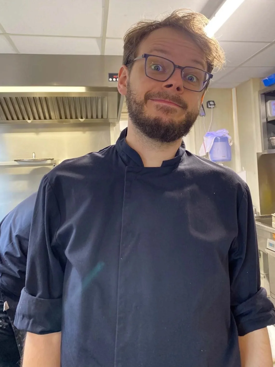 Portrait de Loïs, chargé de la gestion globale de l’établissement et des partenariats à La Reine de Cœur