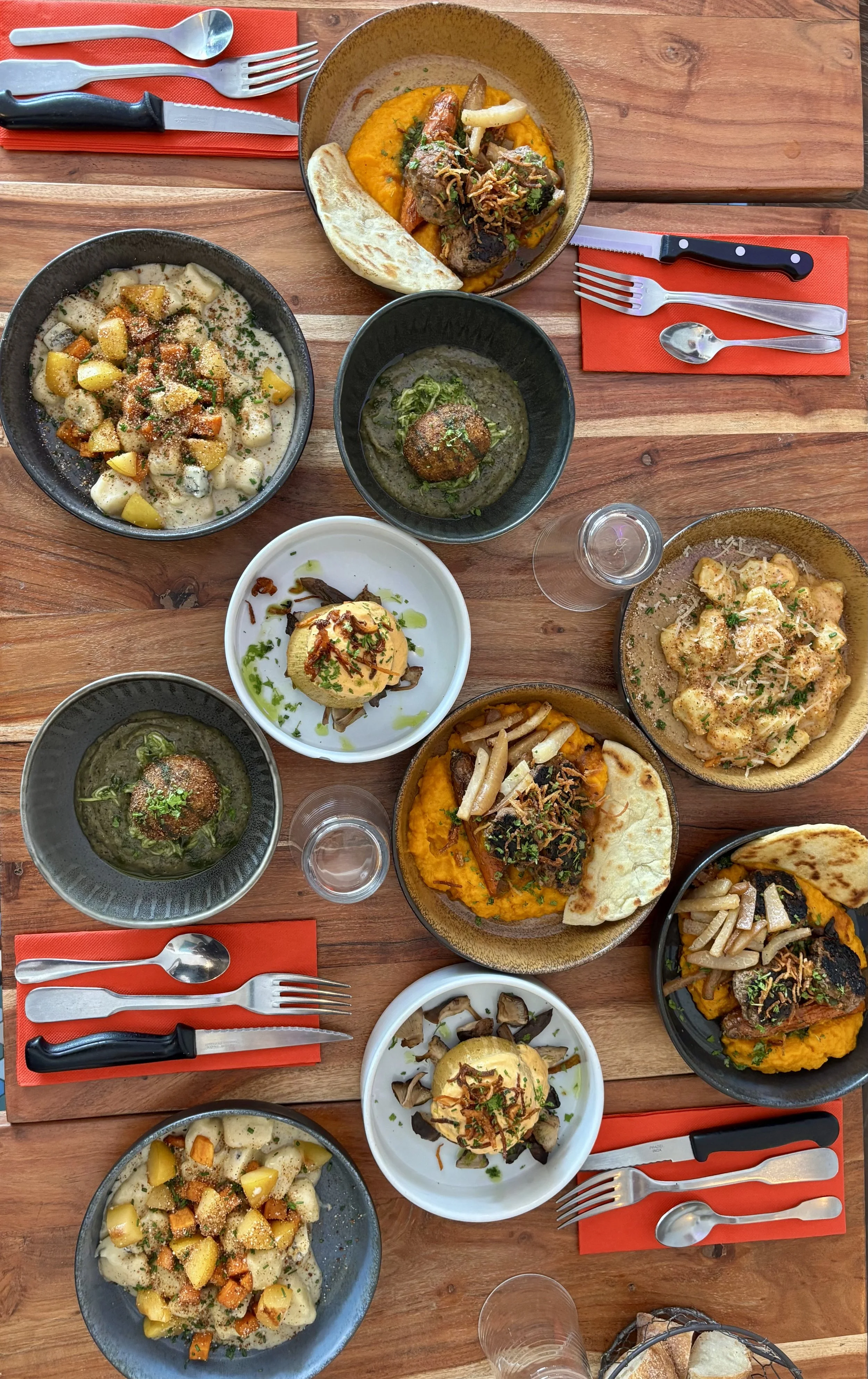 Repas du midi à la Reine de Coeur