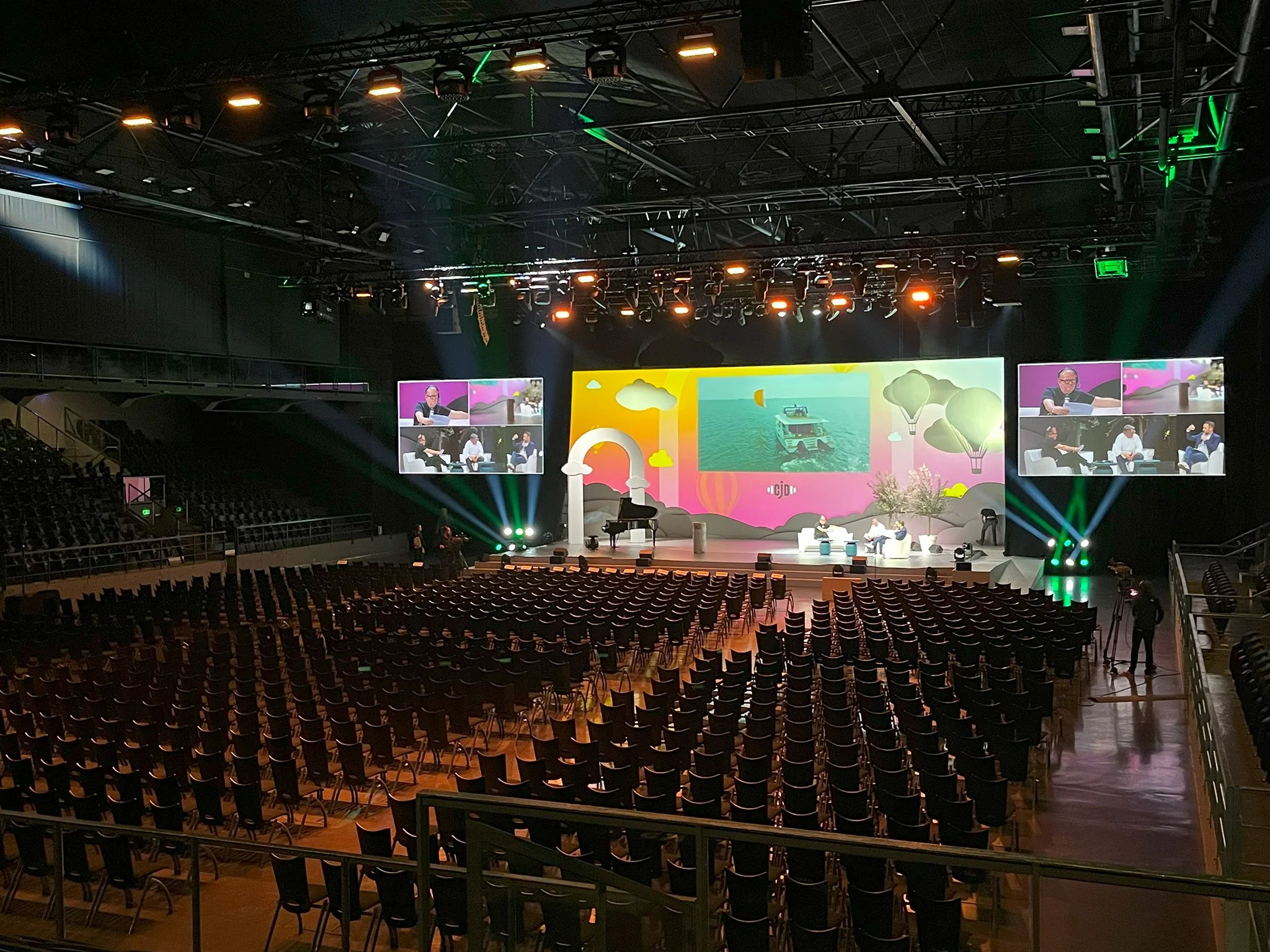 Scène du Liberté – L’Étage à Rennes, une grande salle de spectacle accueillant ponctuellement des formats humour et stand-up.