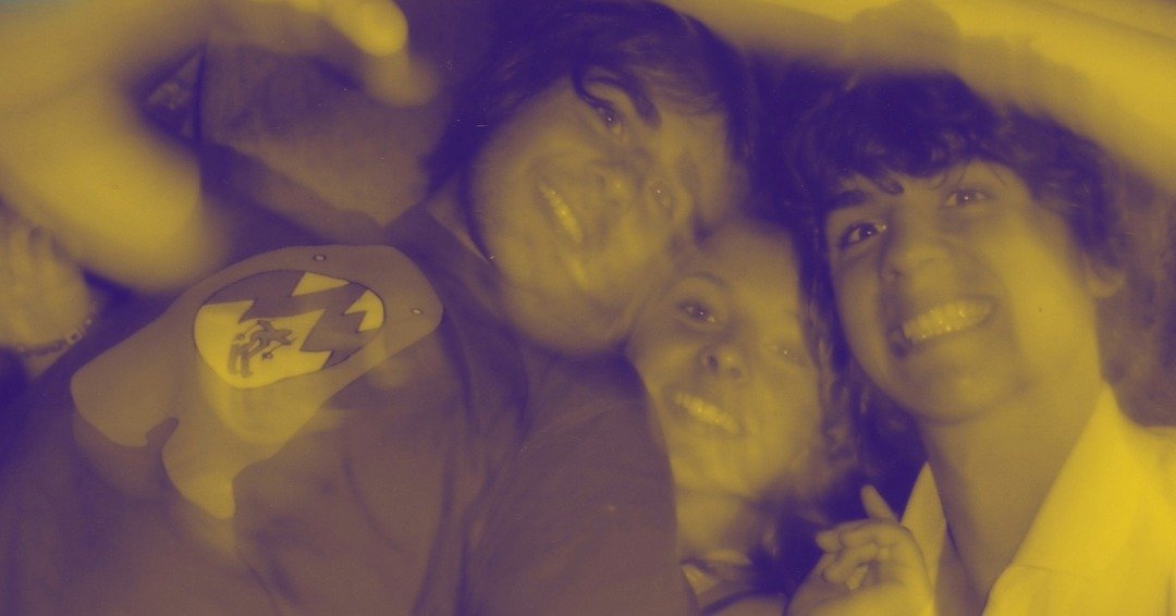 Scène de théâtre improvisé avec le trio Morel, Condy et Hetzel à Rennes.