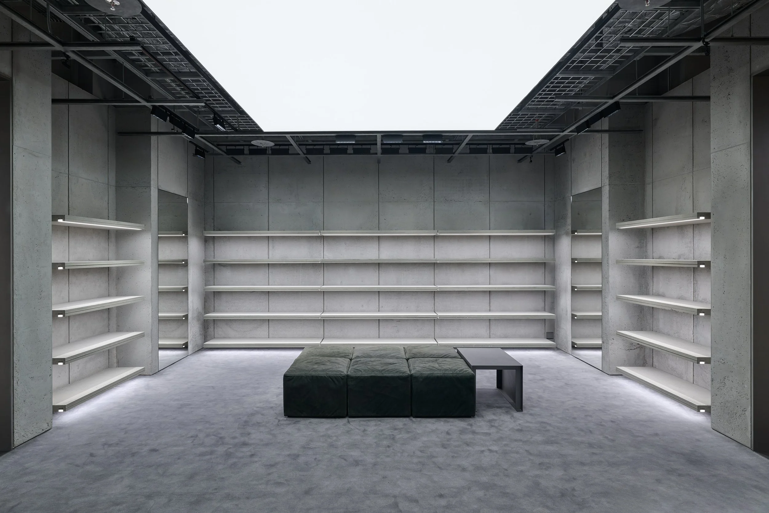 BALENCIAGA GUANGZHOU TAIKOO HUI