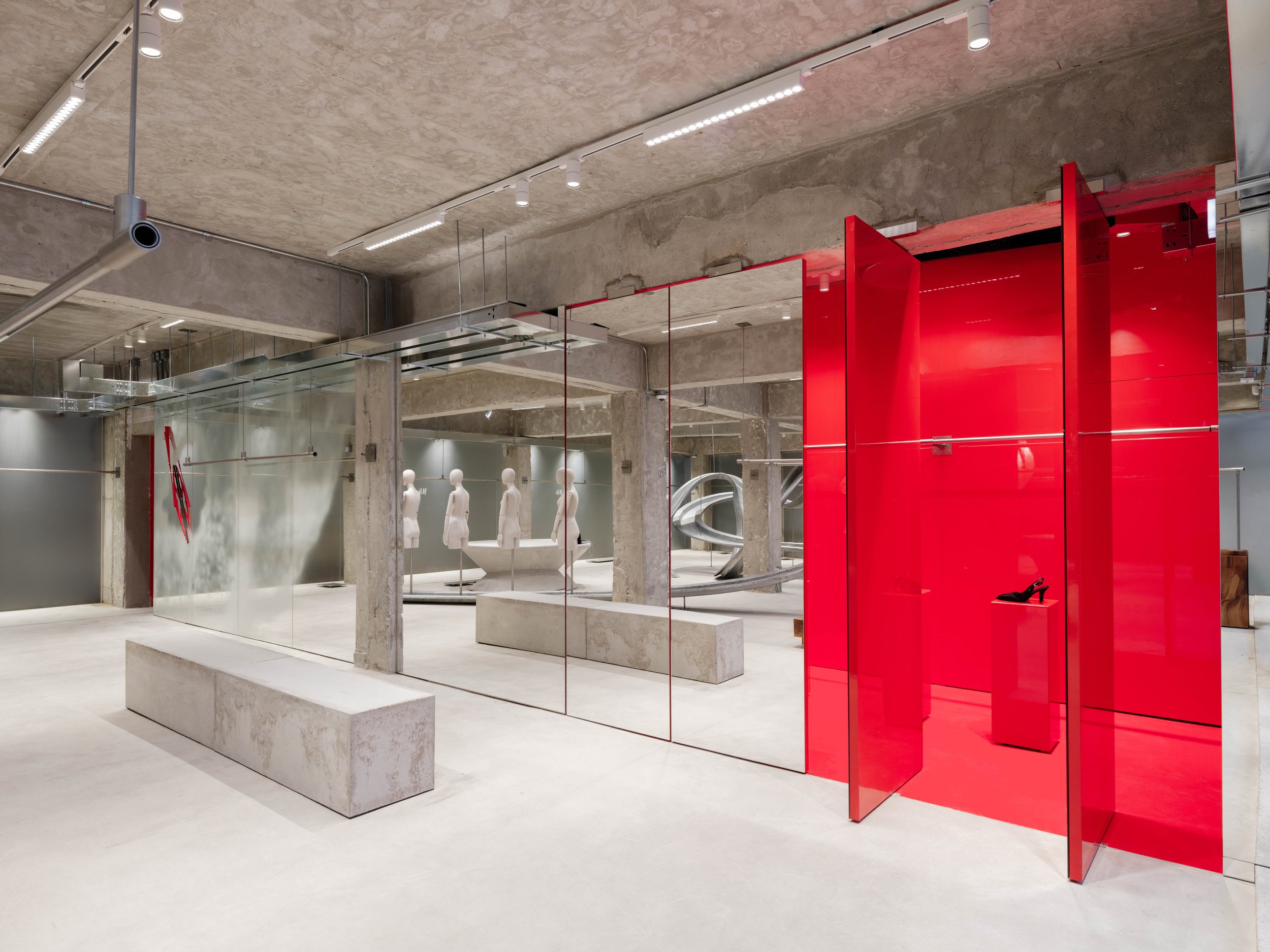 H&M Seongsu Interior_1F 7 b.jpg