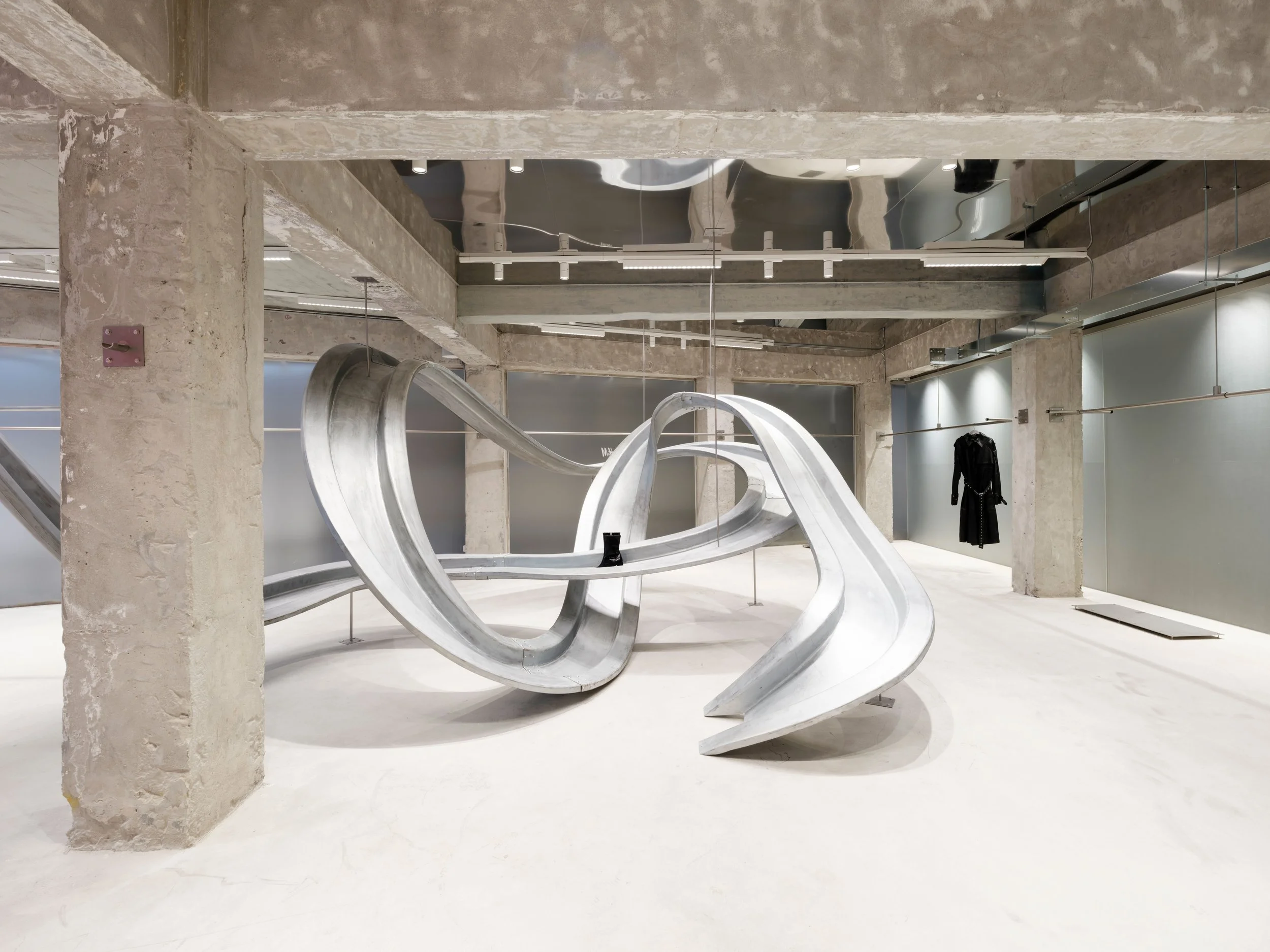 H&M Seongsu Interior_1F 3 b.jpg