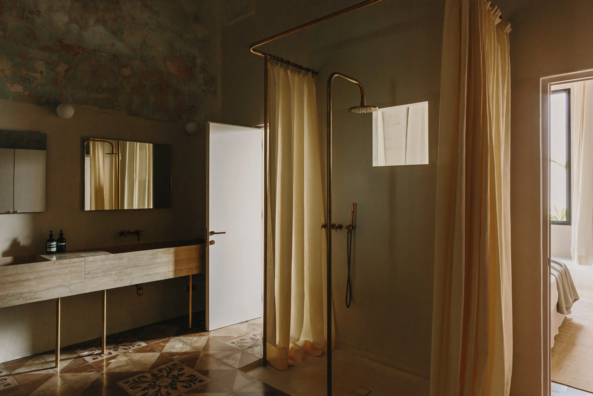 Master bathroom 