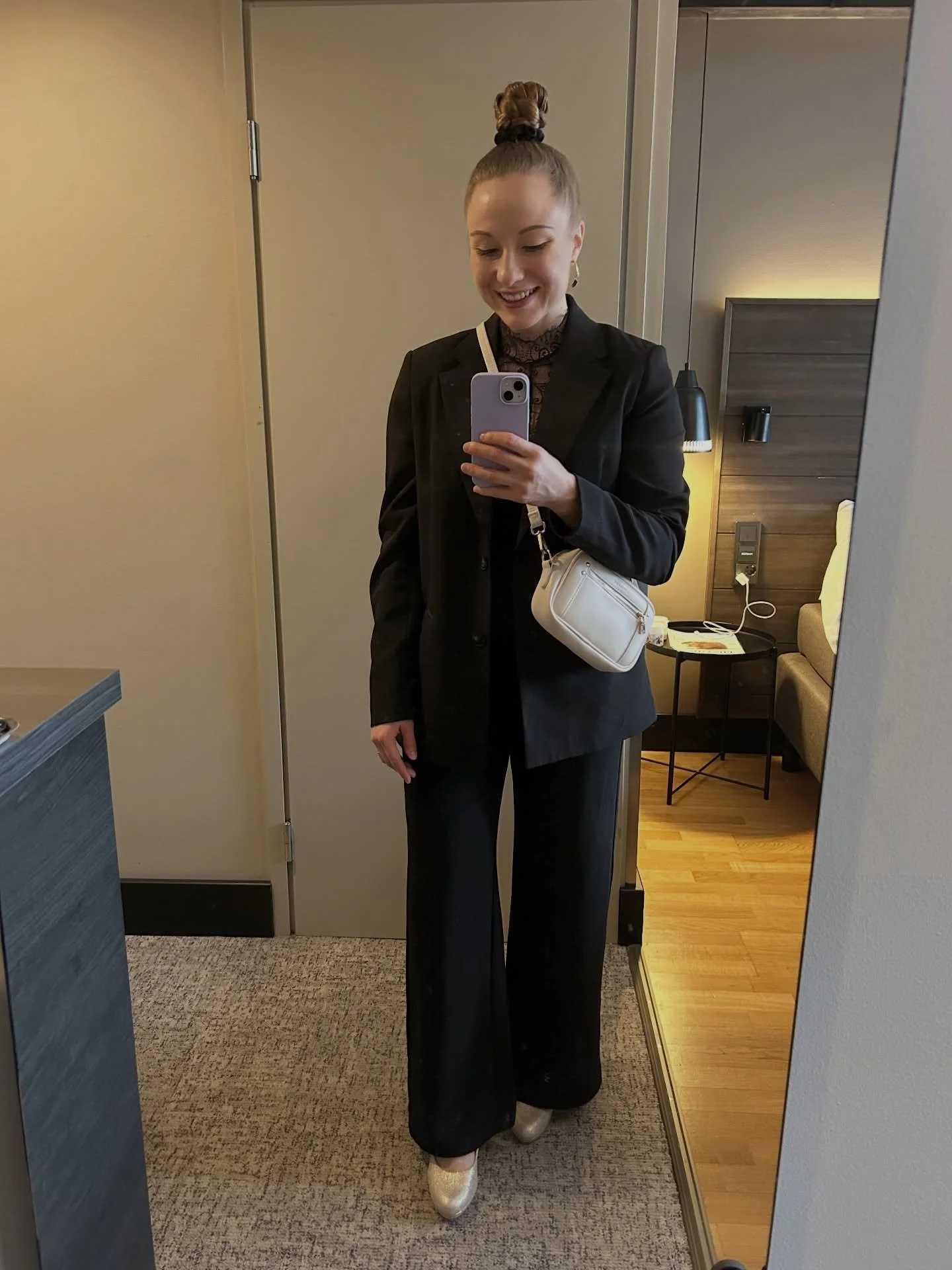 &rdquo;Ihana, kun my&ouml;s s&auml; el&auml;t samoja juttuja kuin opetat - opettelua varmasti silti sullekin. 😘&rdquo; - Asiakas 

Stoorien puolella oon kertonut, ett&auml; alkuvuoden aikana oon joutunut tekem&auml;&auml;n kipe&auml;&auml;kin matkaa