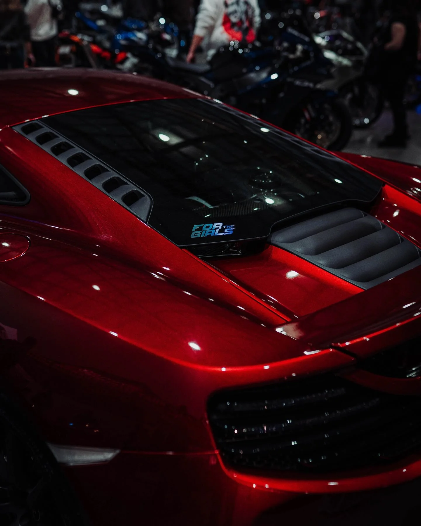 CAN WE PLEASE TAKE A MOMENT FOR OUR HOLO CHROME LOGO STICKER&hellip; WOW 🤩 

Looking right at home on Athena&rsquo;s incredible McLaren MP4-12C at @unmarked.au over the weekend. We&rsquo;re obsessed ❤️

These have been so popular, and they&rsquo;re 
