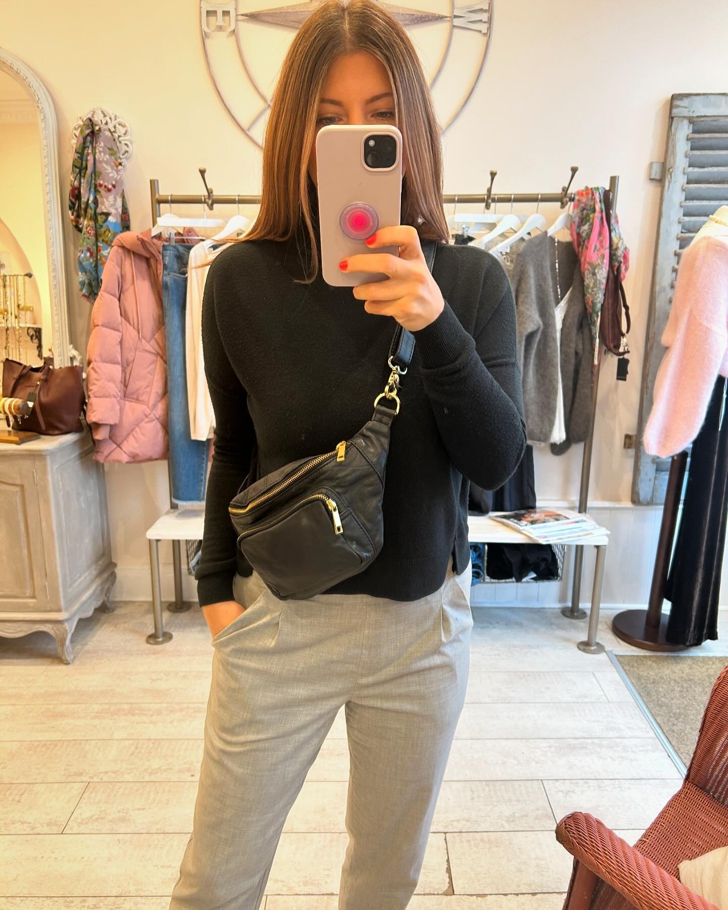 Beautiful soft leather cross body bag, available in both black and brown 🖤🤎

&pound;115 (limited stock) 

✨✨✨