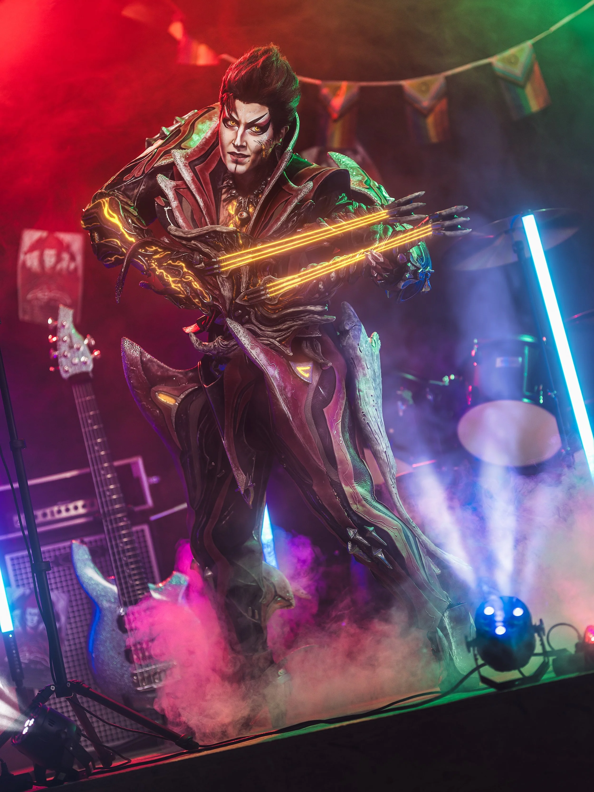Blink wearing Warframe Flare Varleon / Temple cosplay at Tennocon 2025