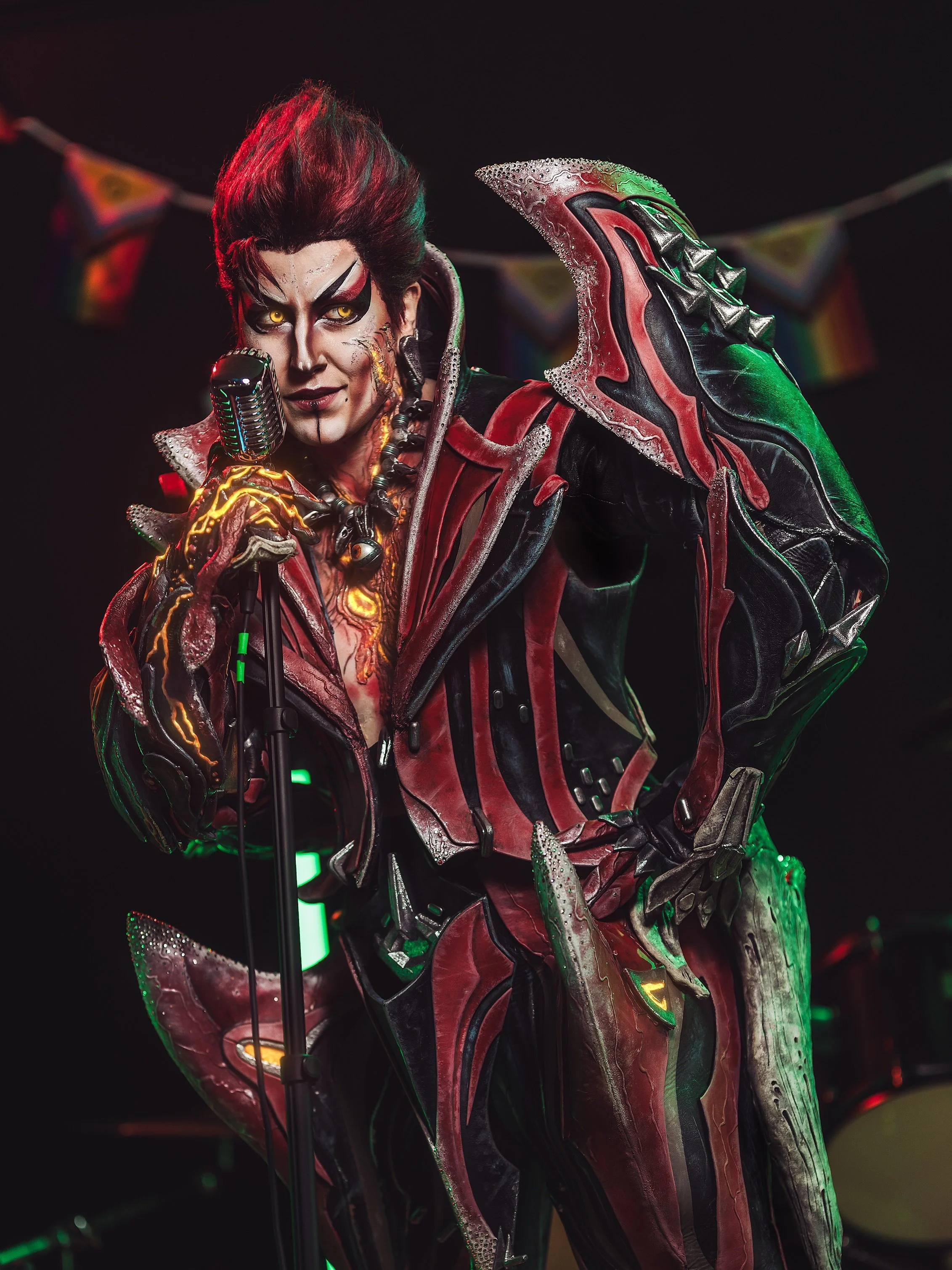 Blink wearing Warframe Flare Varleon / Temple cosplay at Tennocon 2025