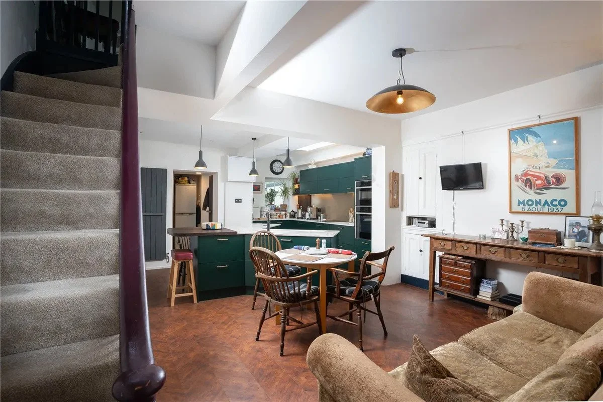 kitchen dinning room new.jpeg