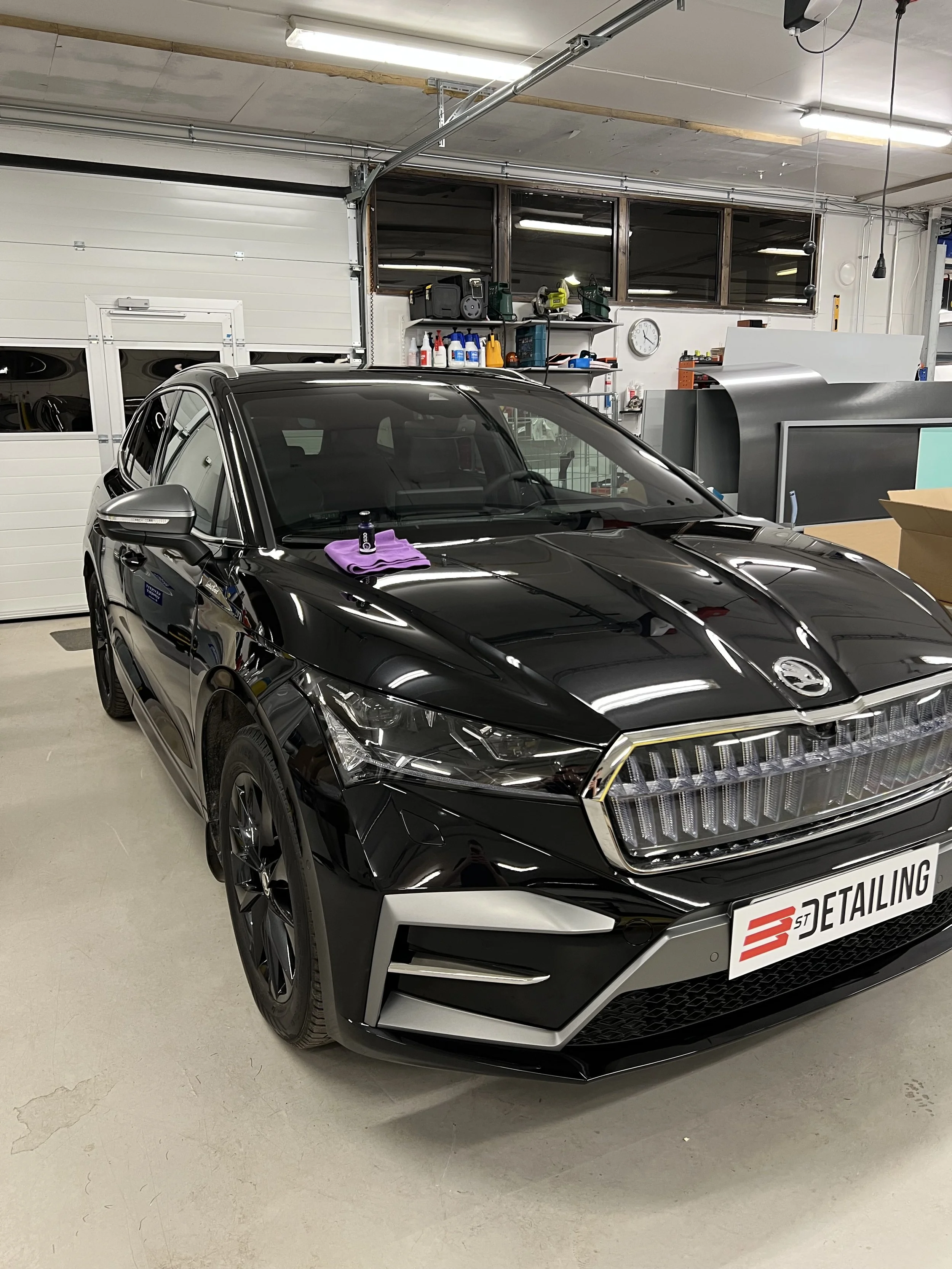 Uuden auton keraaminen pinnoitus – kannattaako uusi auto pinnoittaa?