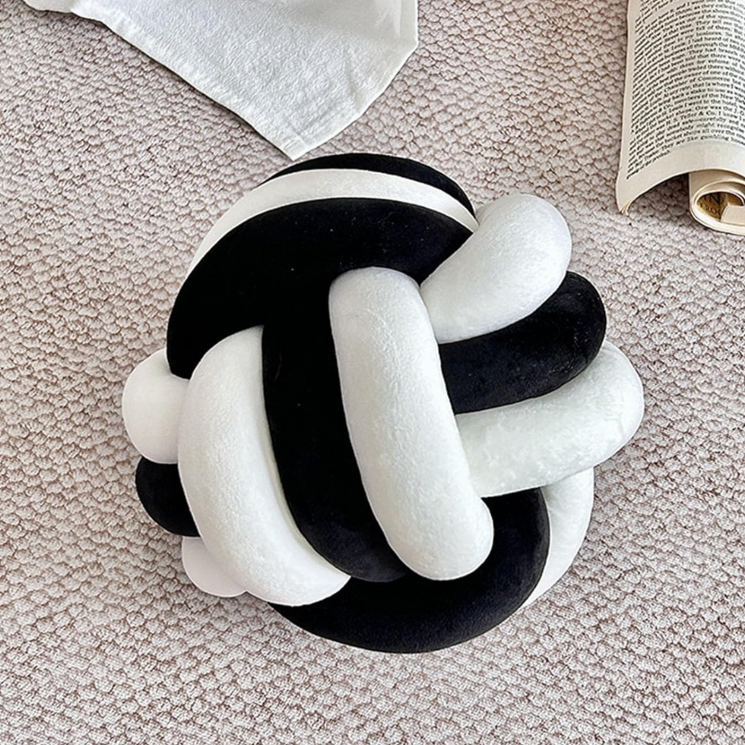 HAPPY HOPPERZ SENSORY KIDZ KNOT PILLOW SENSORY BLACK & WHITE2.png