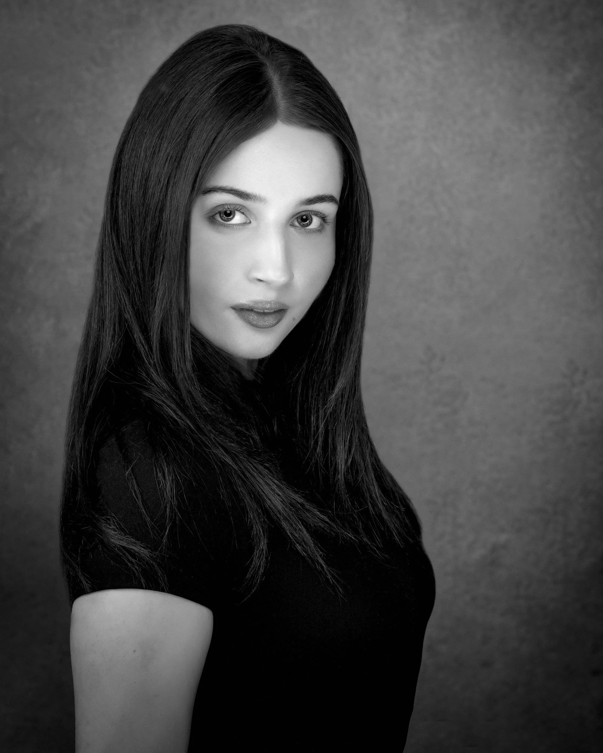 Julia Masternak Portfolio 2026_06_2800476 copy BW_1.jpg