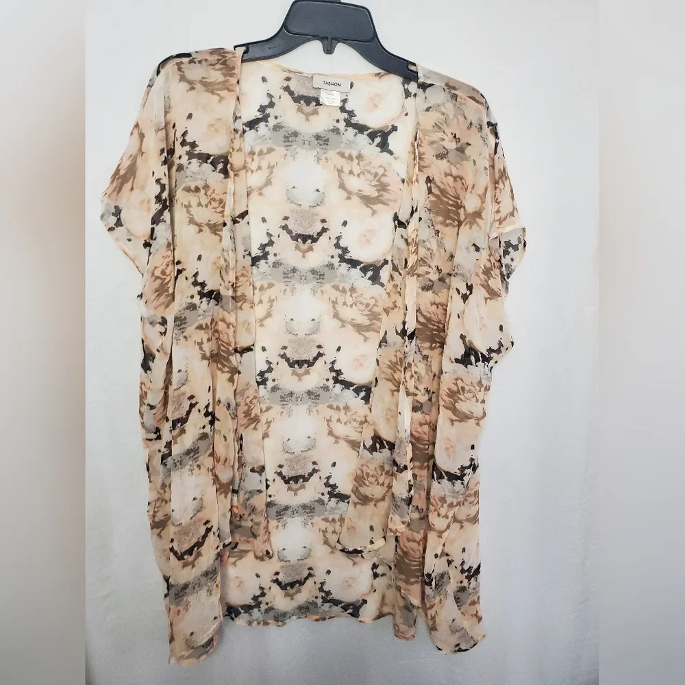 Pre-Owned Women’s Pink Beige Tashon Light Floral Cardigan Size Plus One Size