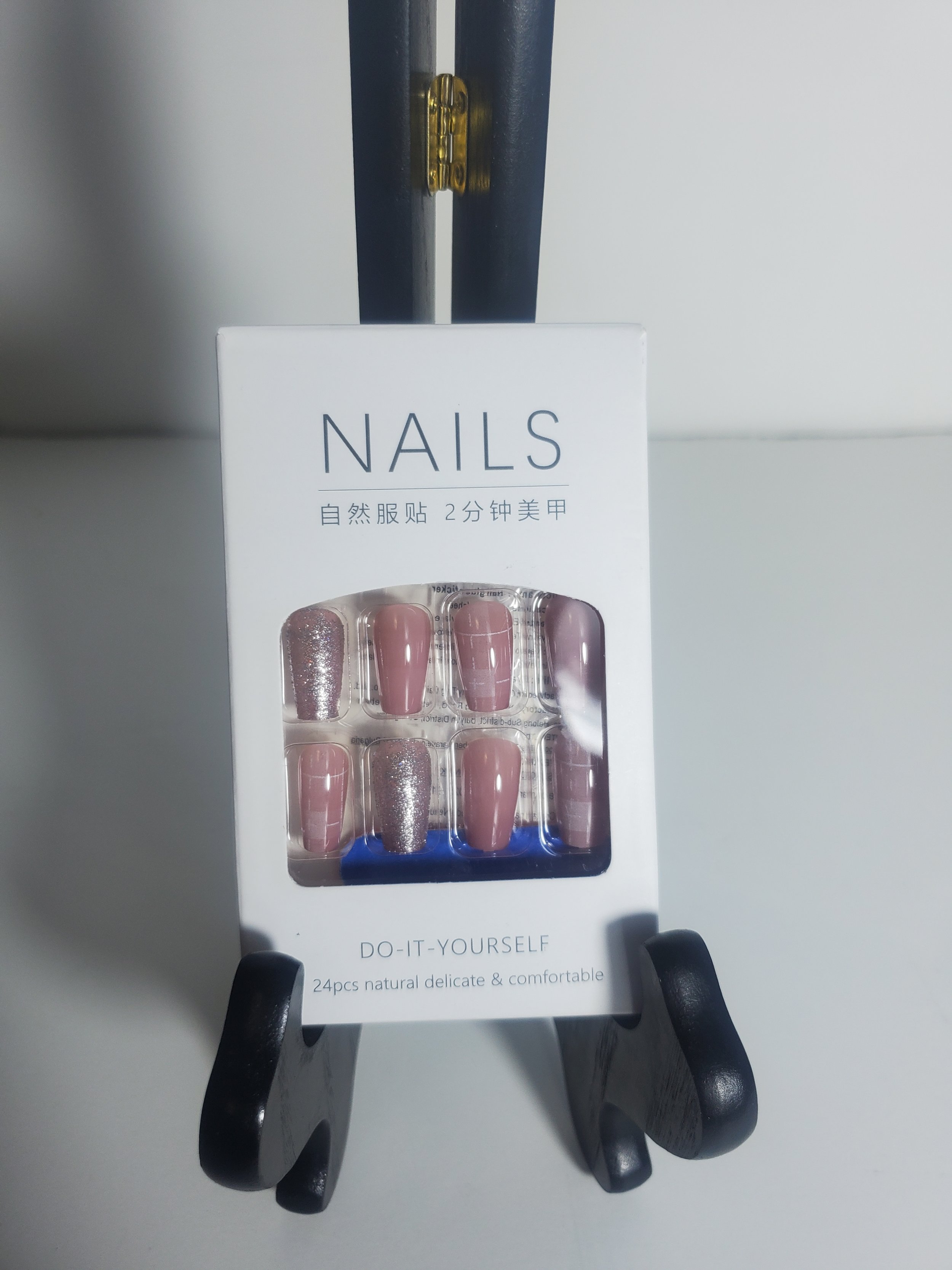 New 24 Piece Pink Glitter Plaid Nails Do-It-Yourself Press Ons Medium