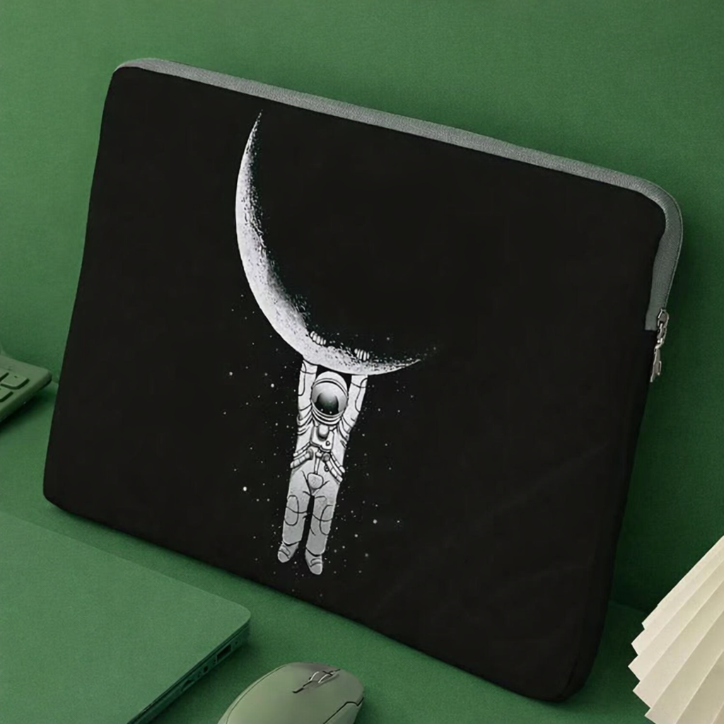 New Black Bottom Moon Astronaut Computer Zipper Cover
