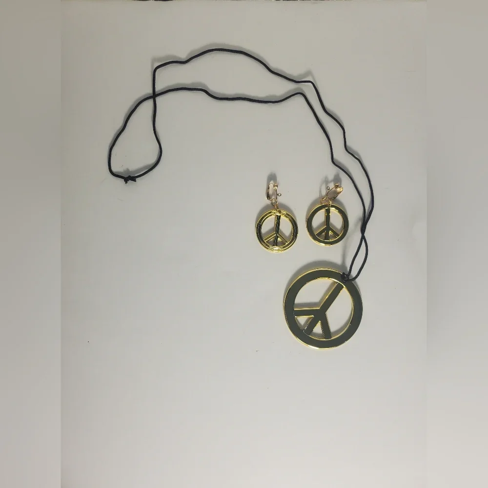New Hippie Peace Sign Medallion Necklace And Earrings Costume Jewelry