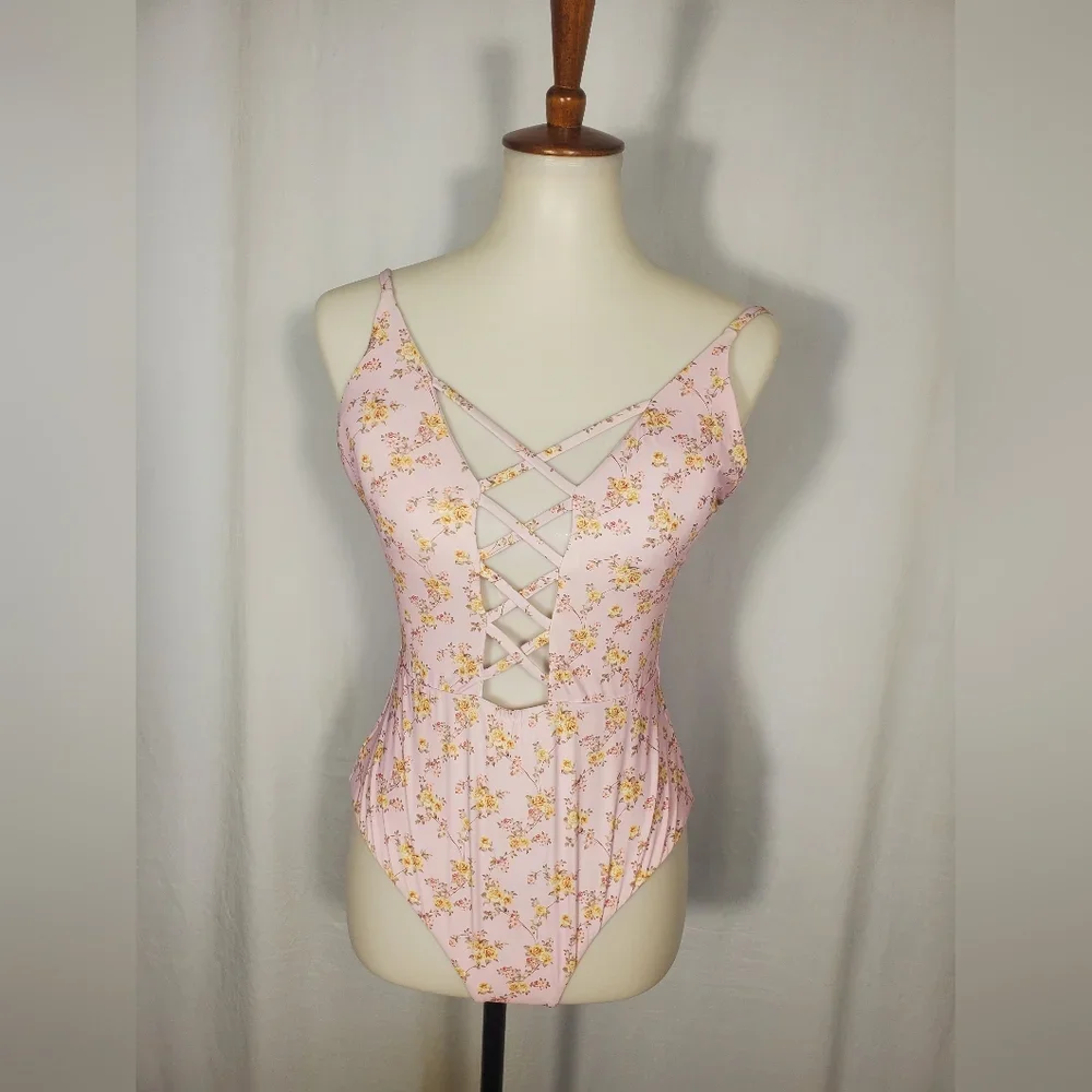NWOT Junior’s Pink Floral One Piece Swimsuit Size Medium