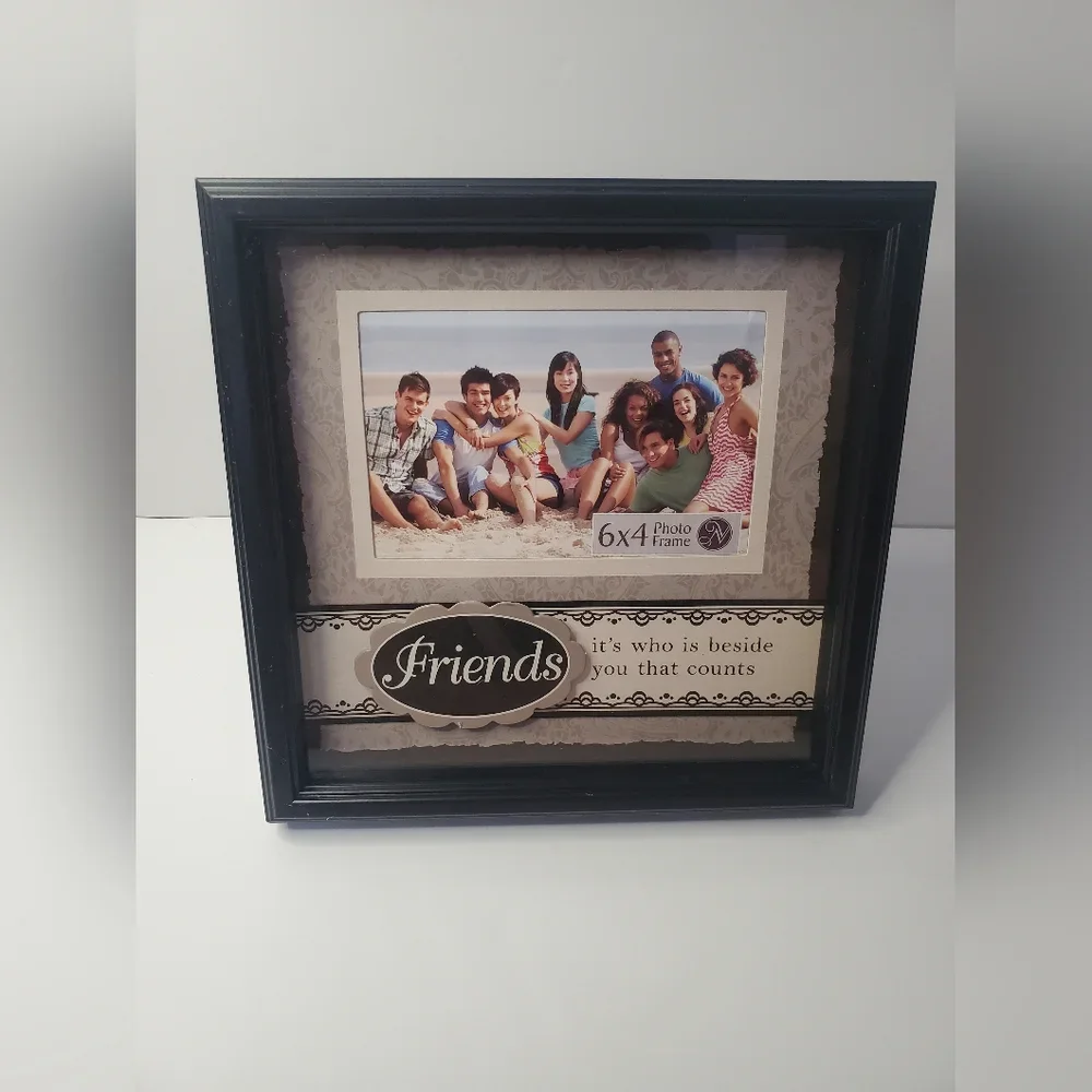 New 6x4 Photo Frame Friends Theme “It’s Who Is Beside You That Counts”