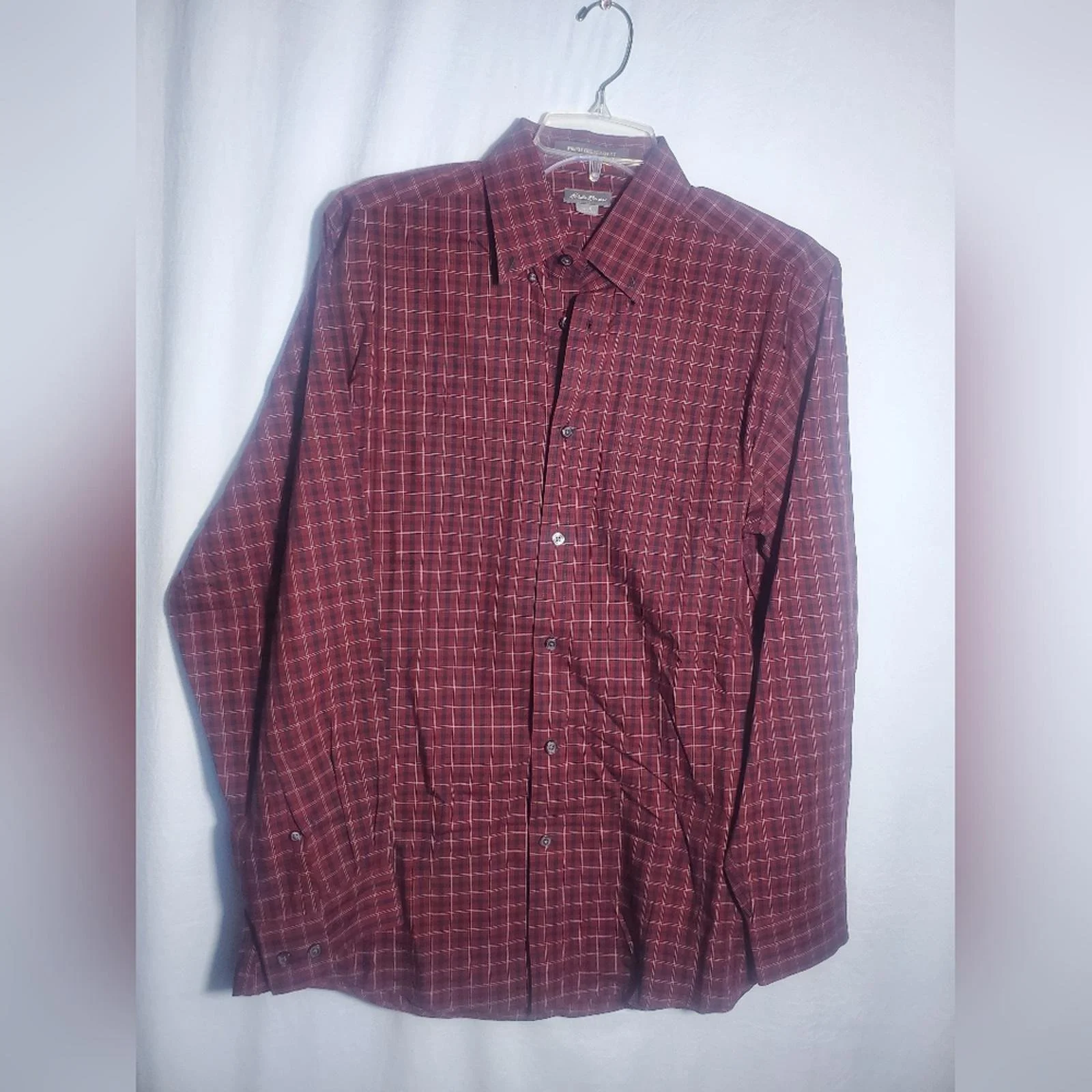 NWOT Red And Black Plaid Men’s Button Down Dress Shirt Size Small