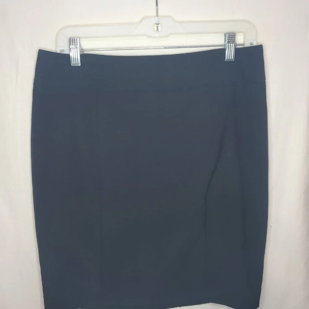 Pre-Owned Women Black George Tube Skirt Zipper Closure Size 8