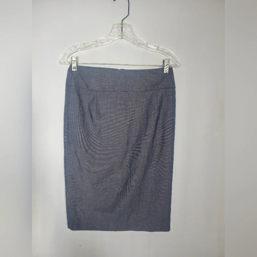 New Women’s Gray Stretch Skirt Size 4