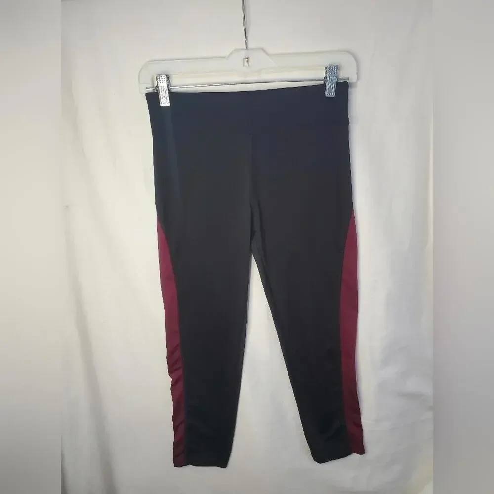 Pre-Owned Ambiance Black and Burgundy Leggings Size Medium