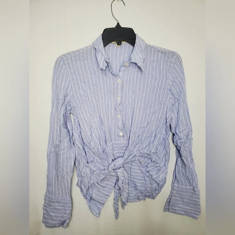 Pre-Owned Women’s Haute Monde Blue And White Strip Long Sleeve Button Blouse Size Small