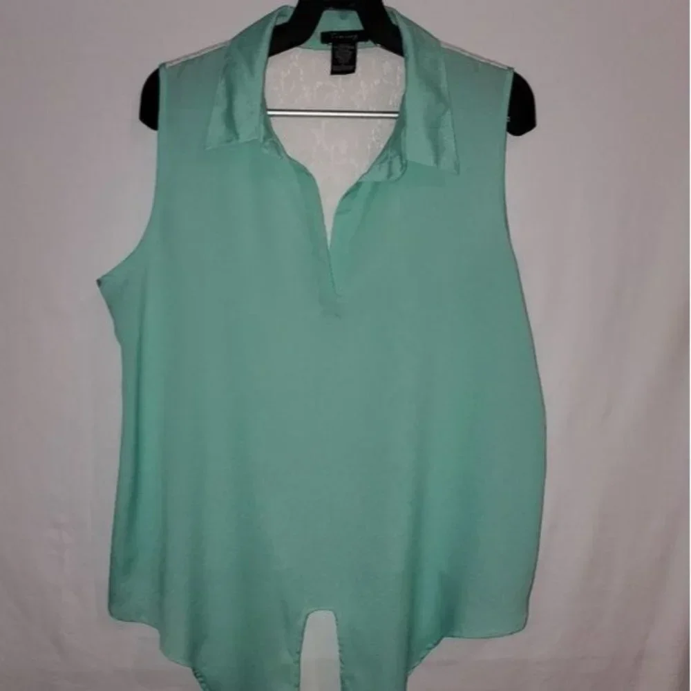 NWOT Timing Light Blue Lace Back Sleeveless Blouse Size Large