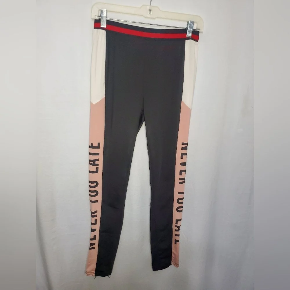 Pre-Owned Women’s Jirfen Red, White, Pink, and Black Leggings Size Medium