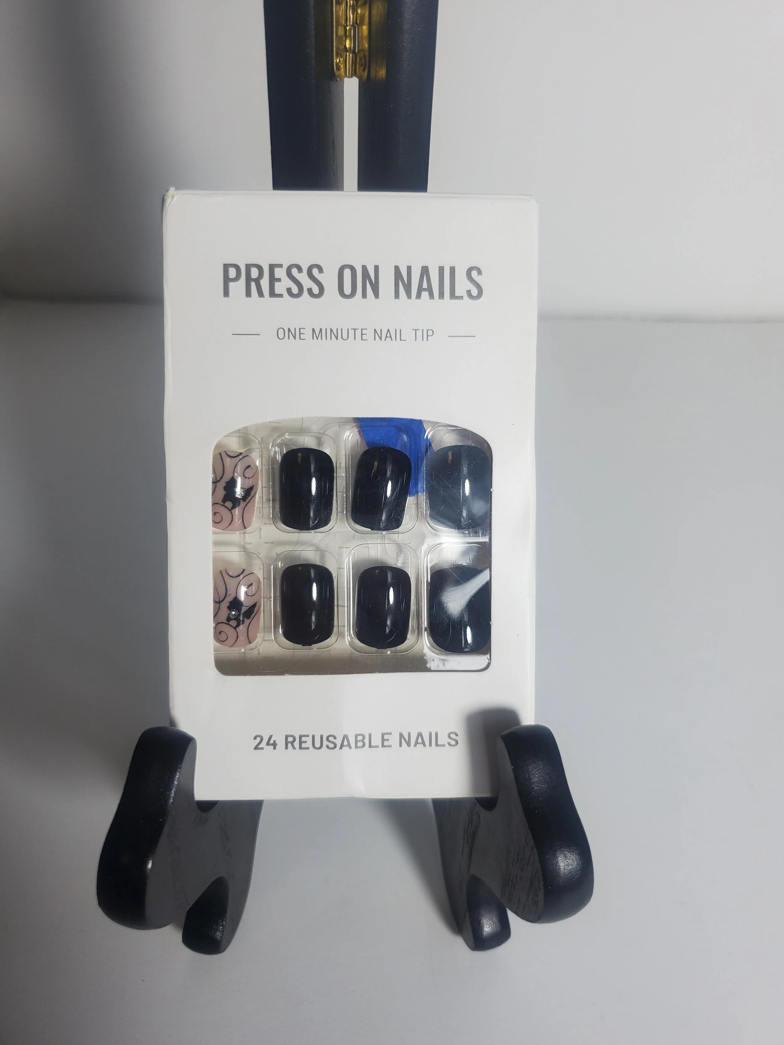 New 24 Piece Black Butterfly Nails Do-It-Yourself Press Ons Medium