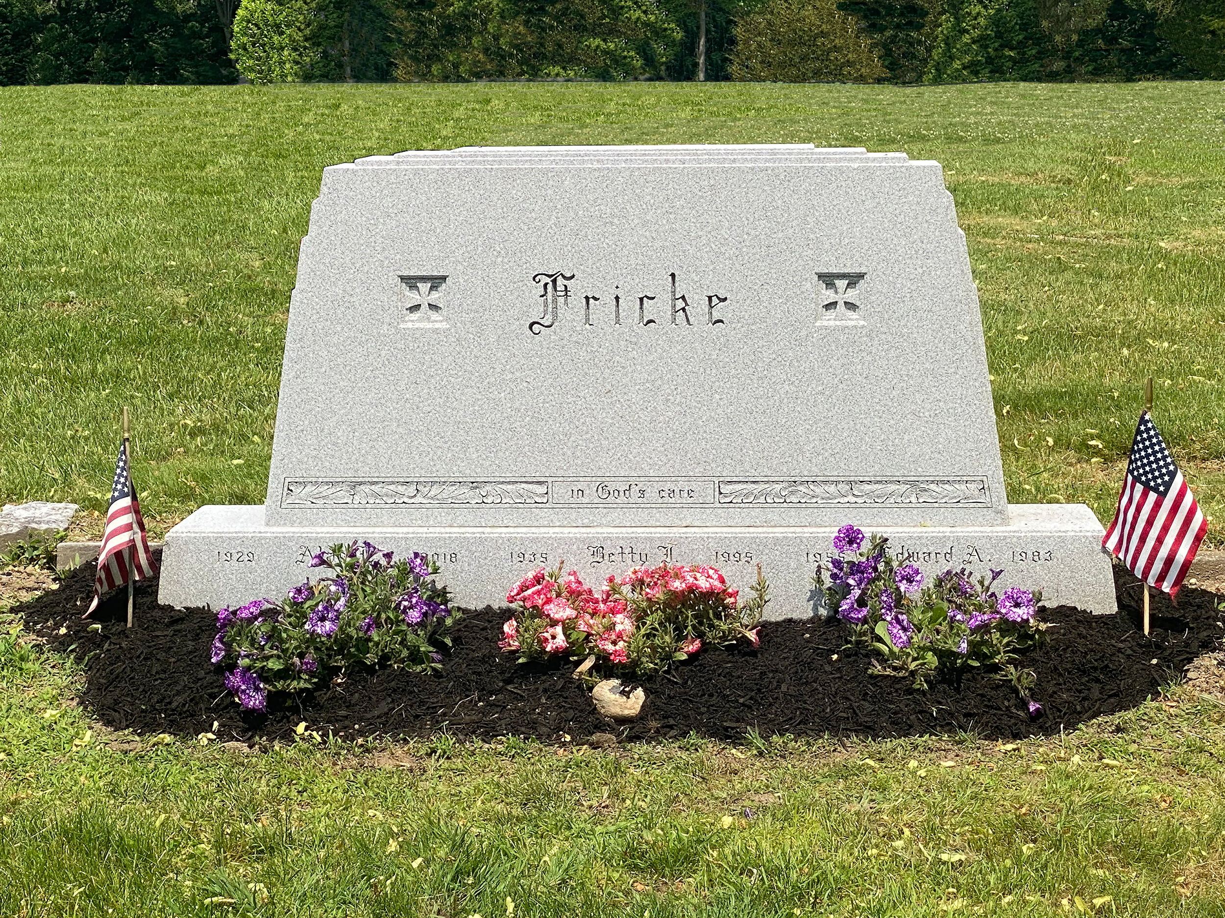 Steeled Barre Grey monument with family name Fricke