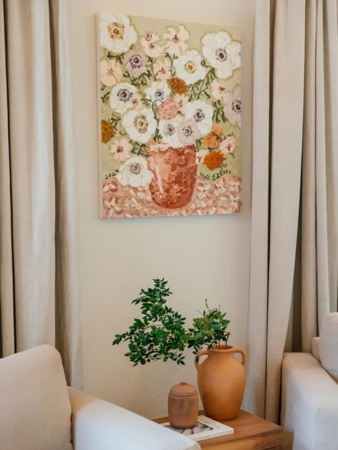 Words borrow from an experience. Photographs flatten it.

Nieuwe Sion was made to be felt. In the stillness of a morning, the texture of a room, the particular quality of silence that only exists this far from everything else.

Some places simply hav