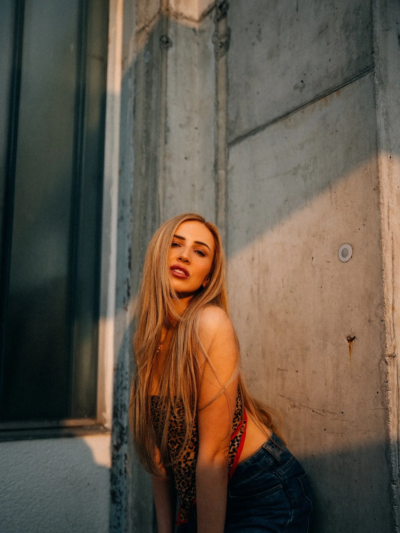 with @fulltimejulia 

#photoshoot #portrait #portrait_vision #munich #photographer #moodygrams #moody_captures #moody_tones #moodyportraits #germany #munich #basedonvisions #model #sony #sonyalpha #mundusmag #follow
