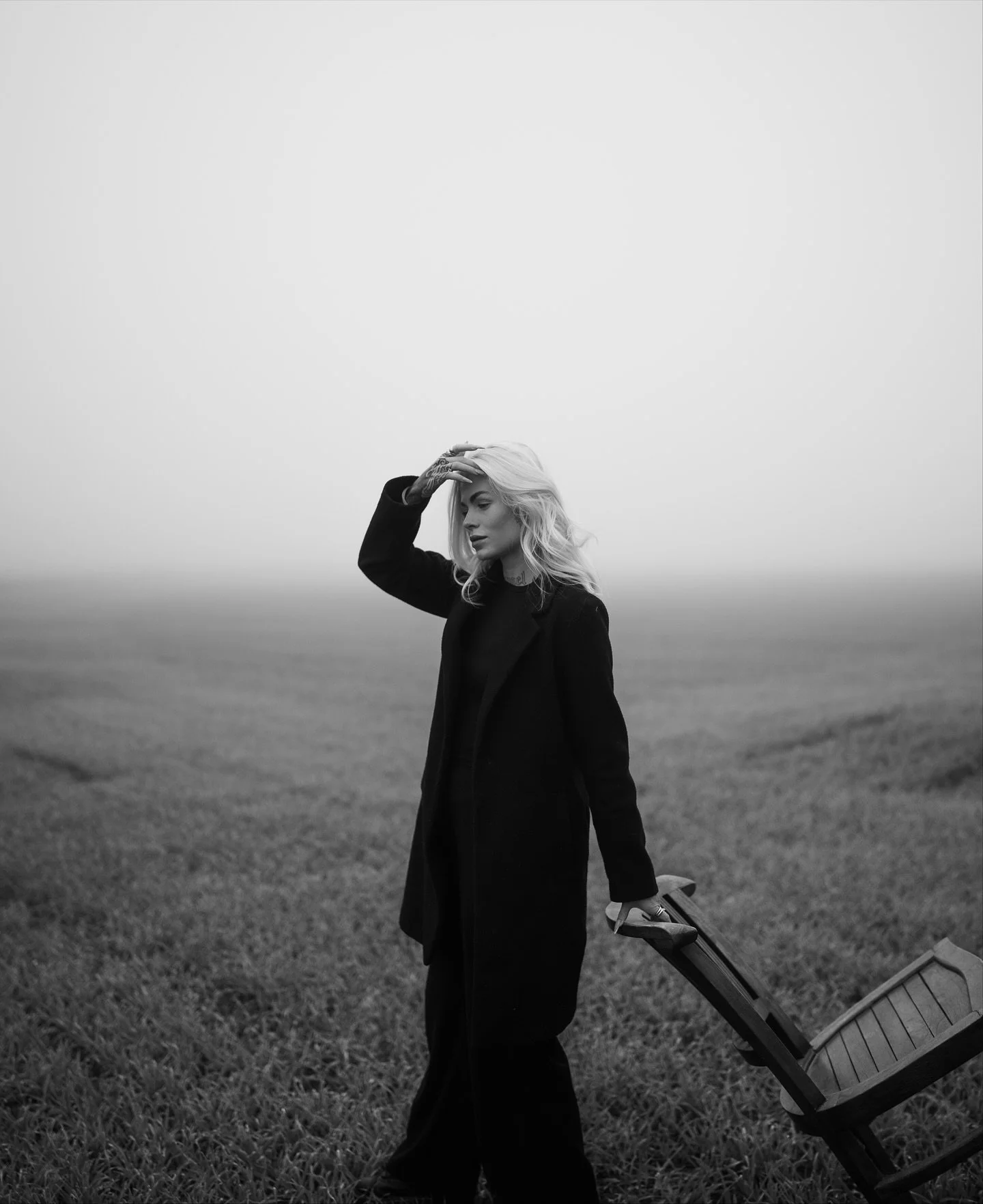 ANNA

#fashion #portrait #foggy #sony #sonyalpha #moody #moodyports #mood #photographer #photography #germany #munich #portrait_vision #create #creative #fy #follow #creator #fujifilm #fujifilmx100ⅵ