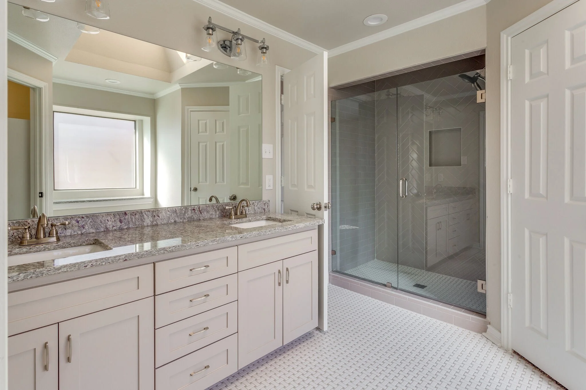 gallery_images_hs2012011-2020.jpg